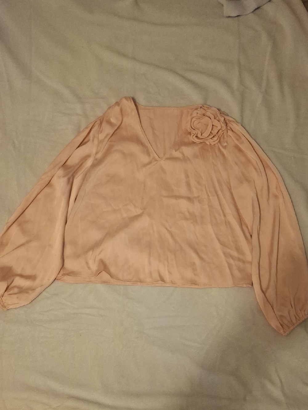 On Sale 3 Lady's Long Sleeve Top For 1 Price